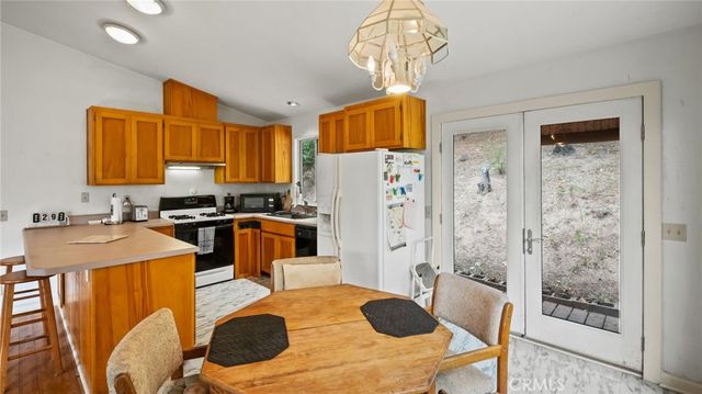 12378 Black Oak Drive, Loch Lomond, CA 95461