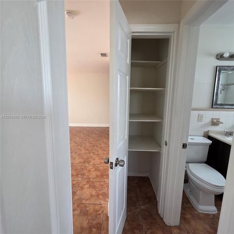 319 Beacom Blvd #319, Miami, FL 33135