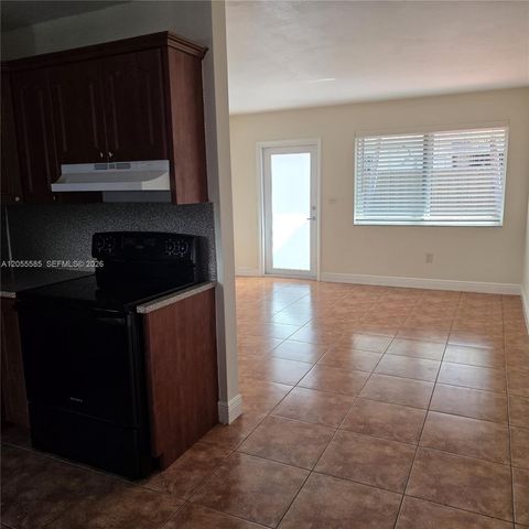 319 Beacom Blvd #319, Miami, FL 33135