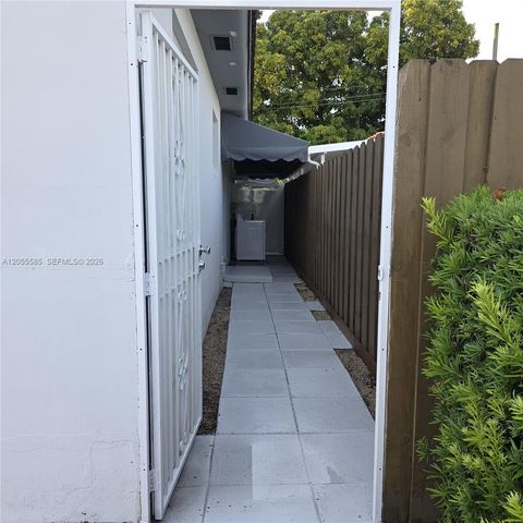 319 Beacom Blvd #319, Miami, FL 33135