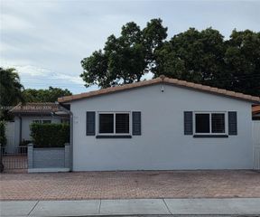 319 Beacom Blvd #319, Miami, FL 33135