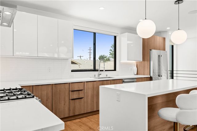 971 N Starlight Court, Los Angeles, CA 90029