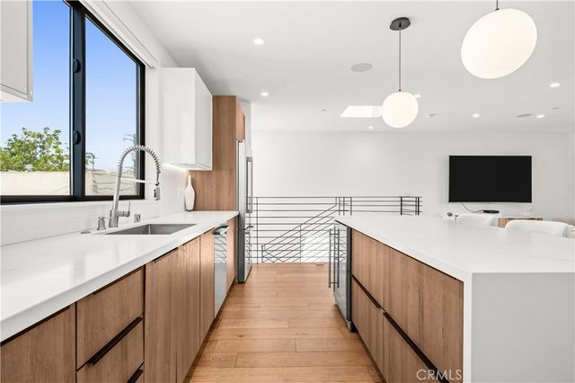 971 N Starlight Court, Los Angeles, CA 90029
