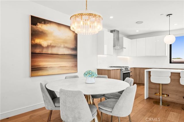 971 N Starlight Court, Los Angeles, CA 90029
