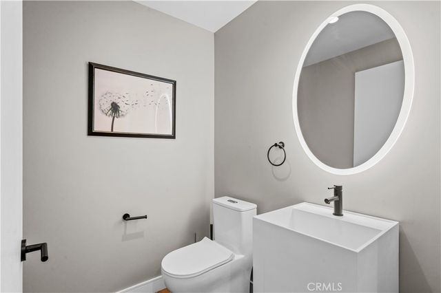 971 N Starlight Court, Los Angeles, CA 90029