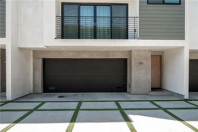 971 N Starlight Court, Los Angeles, CA 90029