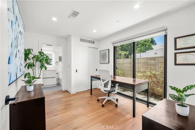 971 N Starlight Court, Los Angeles, CA 90029