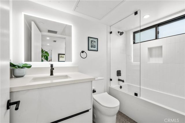 971 N Starlight Court, Los Angeles, CA 90029