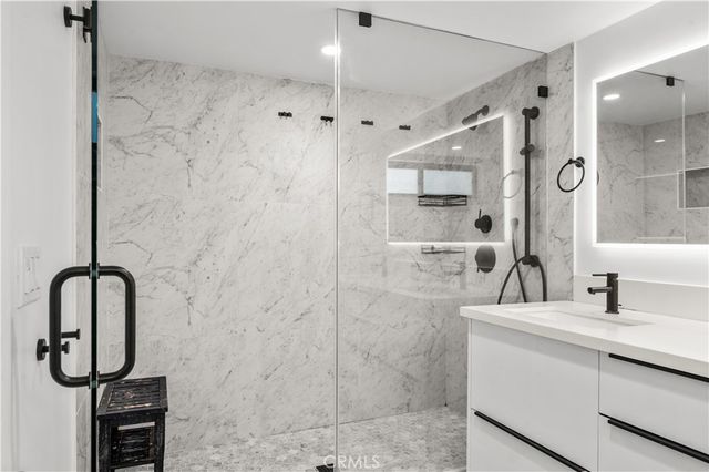 971 N Starlight Court, Los Angeles, CA 90029