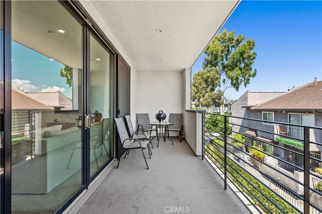 971 N Starlight Court, Los Angeles, CA 90029