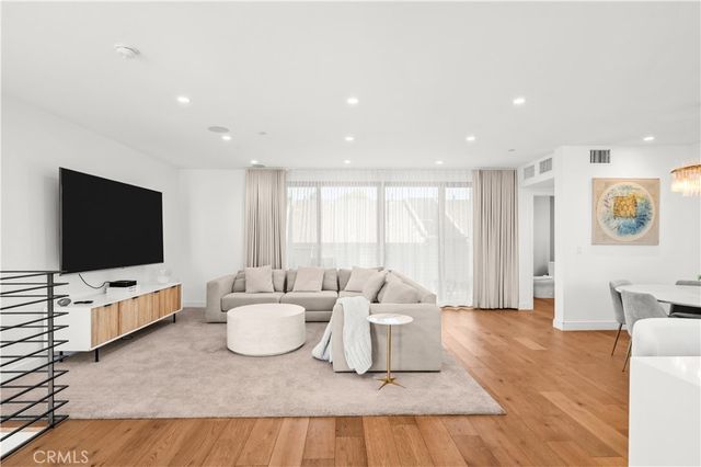 971 N Starlight Court, Los Angeles, CA 90029