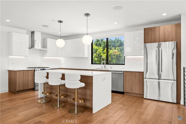 971 N Starlight Court, Los Angeles, CA 90029