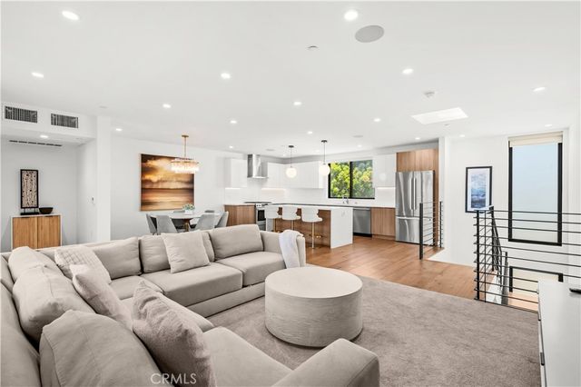 971 N Starlight Court, Los Angeles, CA 90029