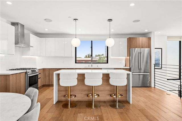 971 N Starlight Court, Los Angeles, CA 90029