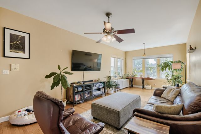 4419 N Whipple Street 3B, Chicago, IL 60625