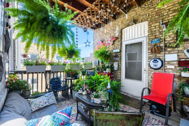 4419 N Whipple Street 3B, Chicago, IL 60625