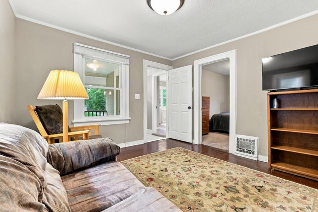 2423 Franklin Avenue, Des Moines, IA 50310