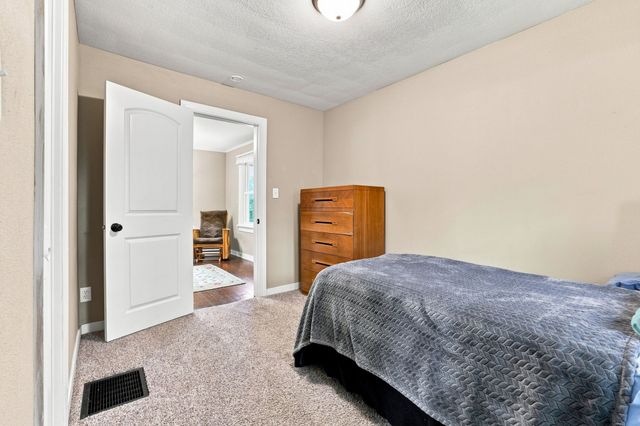 2423 Franklin Avenue, Des Moines, IA 50310