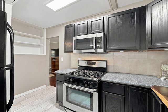 2423 Franklin Avenue, Des Moines, IA 50310
