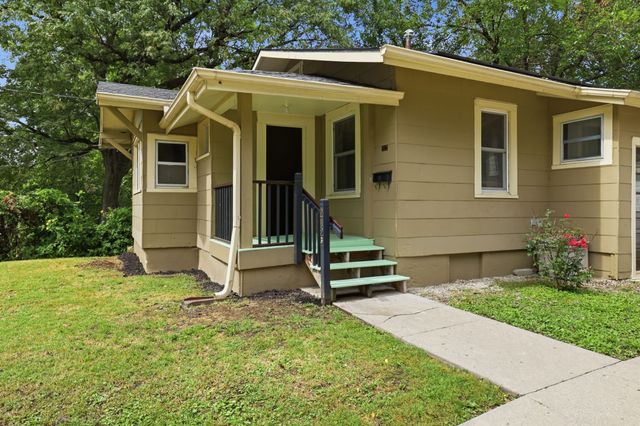 2423 Franklin Avenue, Des Moines, IA 50310