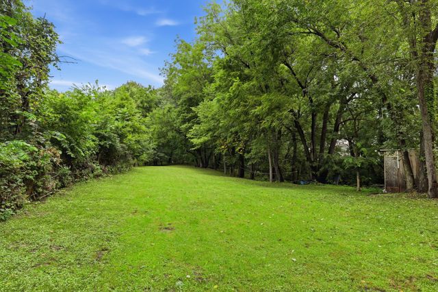 2423 Franklin Avenue, Des Moines, IA 50310