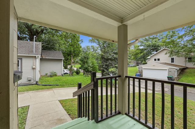 2423 Franklin Avenue, Des Moines, IA 50310