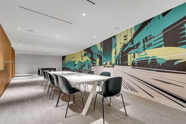 300 Biscayne Blvd Way 2808, Miami, FL 33131