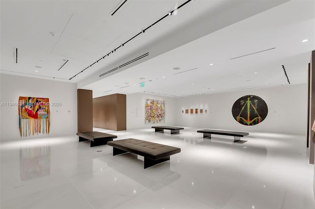 300 Biscayne Blvd Way 2808, Miami, FL 33131