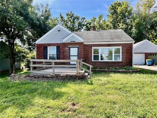 11521 Felton Street, Sugar Creek, MO 64054