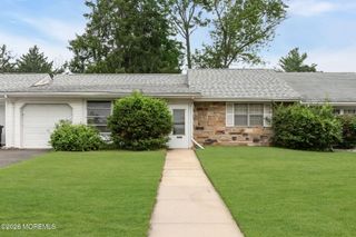 86 Camellia Drive B, Lakewood, NJ 08701