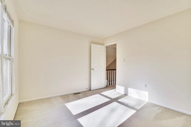 3023 OAKTON MEADOWS CT, Oakton, VA 22124