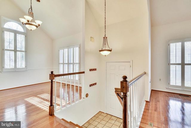 3023 OAKTON MEADOWS CT, Oakton, VA 22124