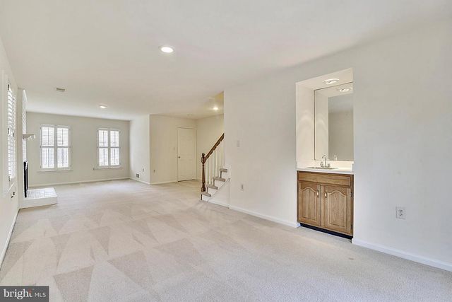 3023 OAKTON MEADOWS CT, Oakton, VA 22124