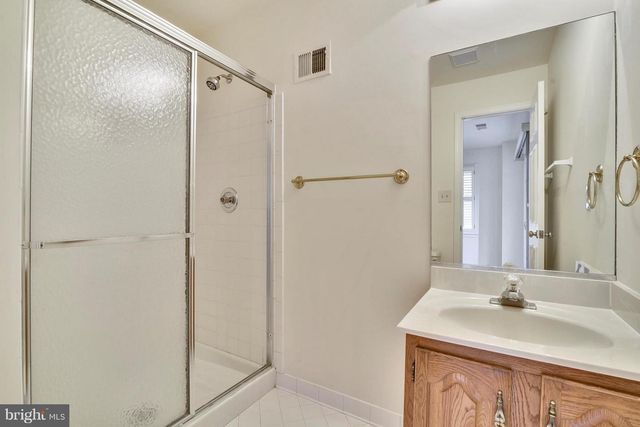 3023 OAKTON MEADOWS CT, Oakton, VA 22124