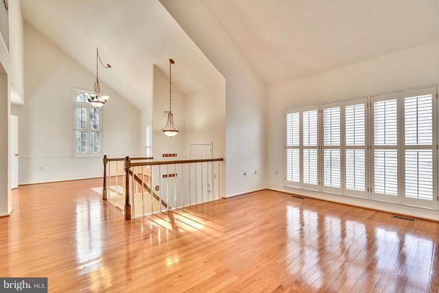 3023 OAKTON MEADOWS CT, Oakton, VA 22124