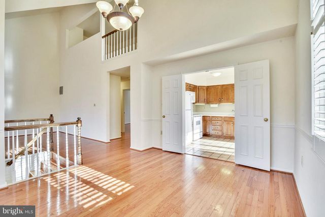 3023 OAKTON MEADOWS CT, Oakton, VA 22124