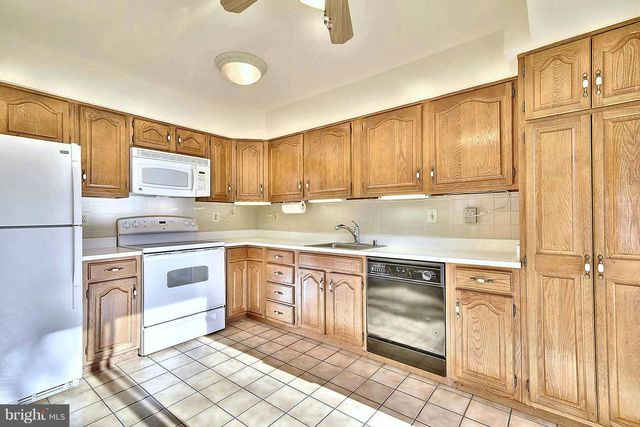 3023 OAKTON MEADOWS CT, Oakton, VA 22124