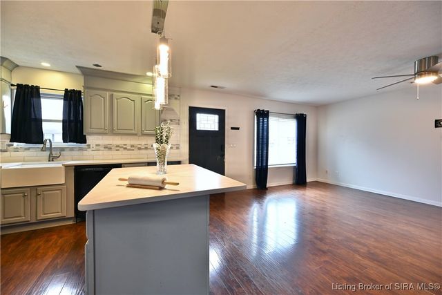 3926 Carver Street, New Albany, IN 47150