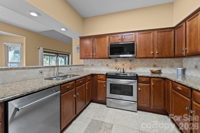 14558 Harbor Estate Road, Charlotte, NC 28278