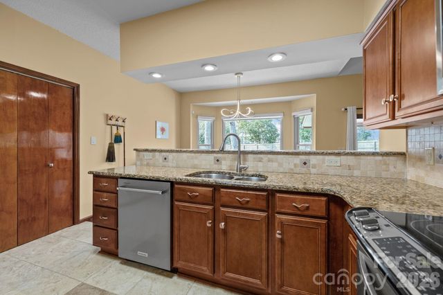 14558 Harbor Estate Road, Charlotte, NC 28278