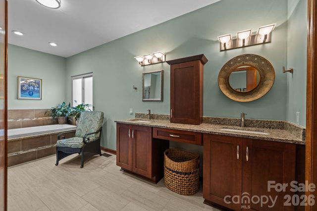 14558 Harbor Estate Road, Charlotte, NC 28278