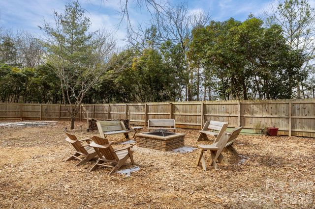 14558 Harbor Estate Road, Charlotte, NC 28278