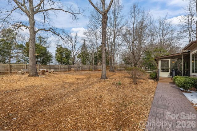 14558 Harbor Estate Road, Charlotte, NC 28278