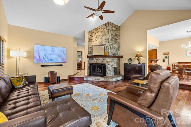 14558 Harbor Estate Road, Charlotte, NC 28278