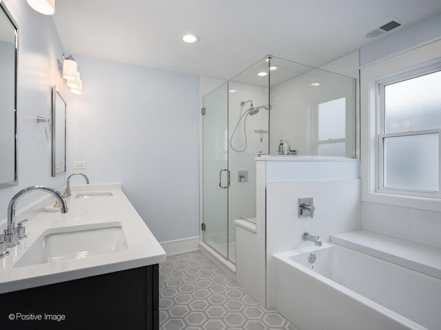 5534 N Linder Avenue, Chicago, IL 60630