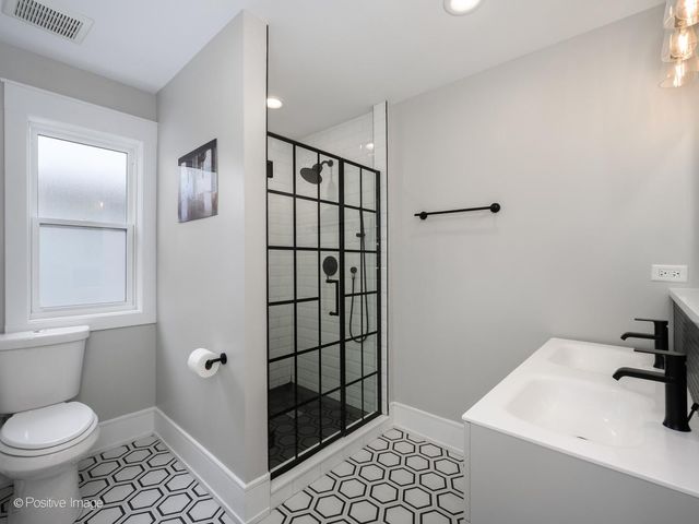 5534 N Linder Avenue, Chicago, IL 60630