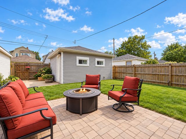 5534 N Linder Avenue, Chicago, IL 60630