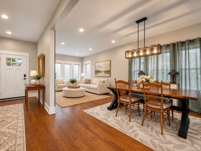 5534 N Linder Avenue, Chicago, IL 60630