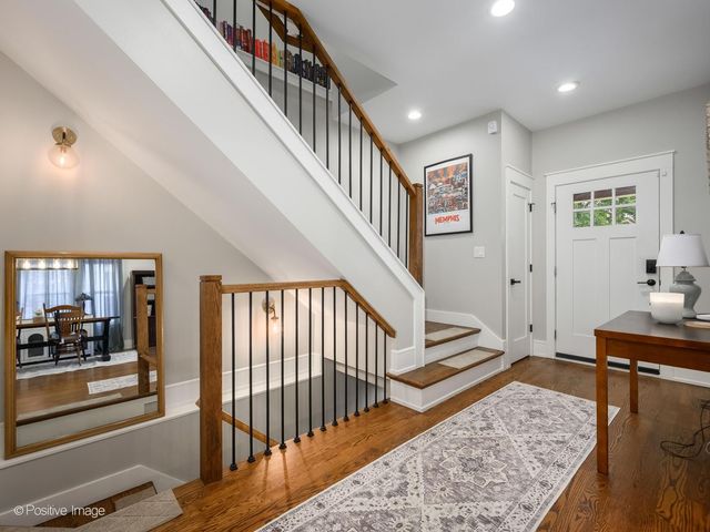 5534 N Linder Avenue, Chicago, IL 60630