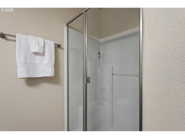 28526 Sw PARIS Ave, Wilsonville, OR 97070